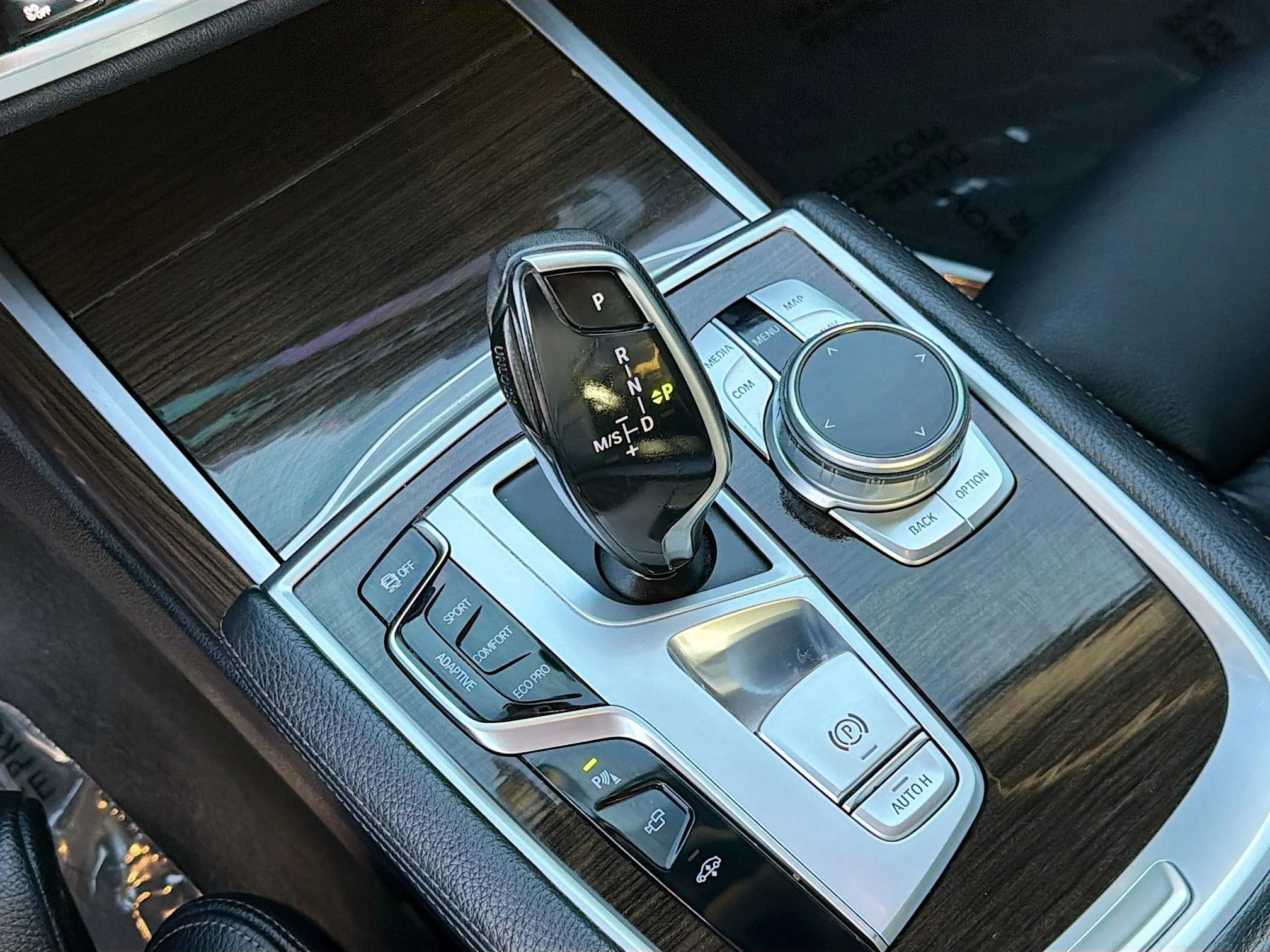 Used 2020 Dark Graphite Metallic BMW 740i image 29