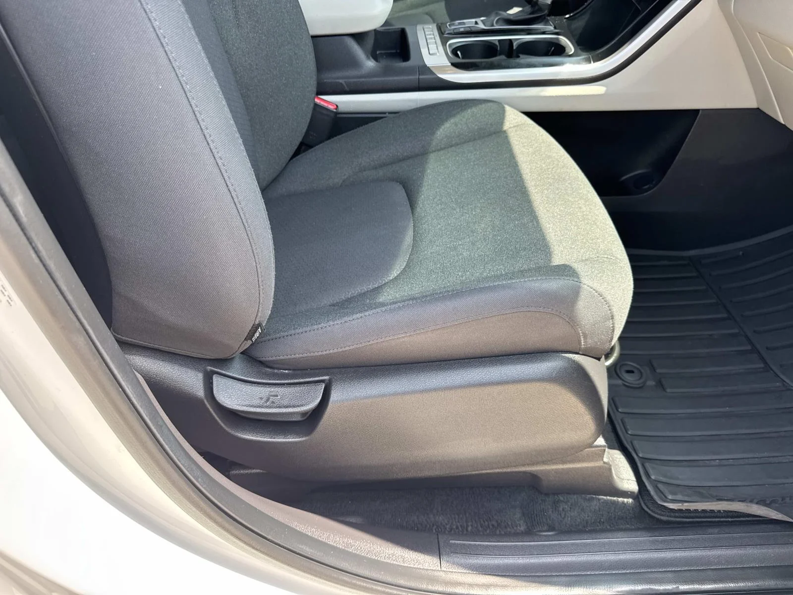 Used 2024 White Kia LX image 11
