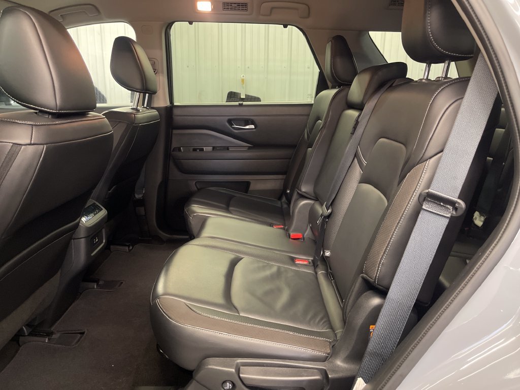 Used 2024 Super Black Nissan SL image 24