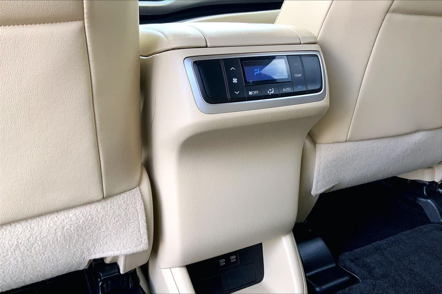 Used 2019 Blizzard Pearl Toyota LE image 34