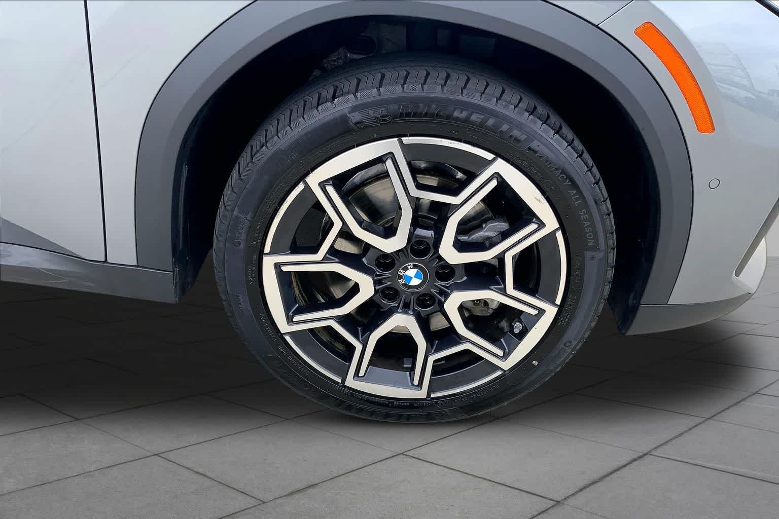 Used 2025 Skyscraper Grey Metallic BMW xDrive28i image 10