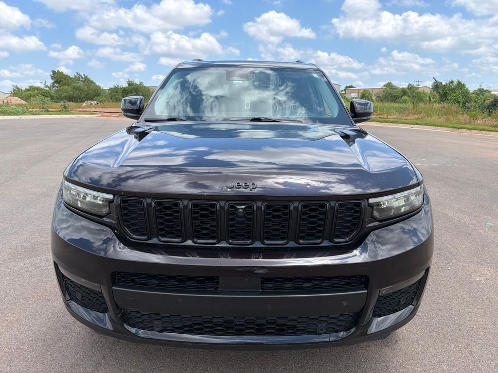 Used 2022 Ember Pearlcoat Jeep Limited image 2