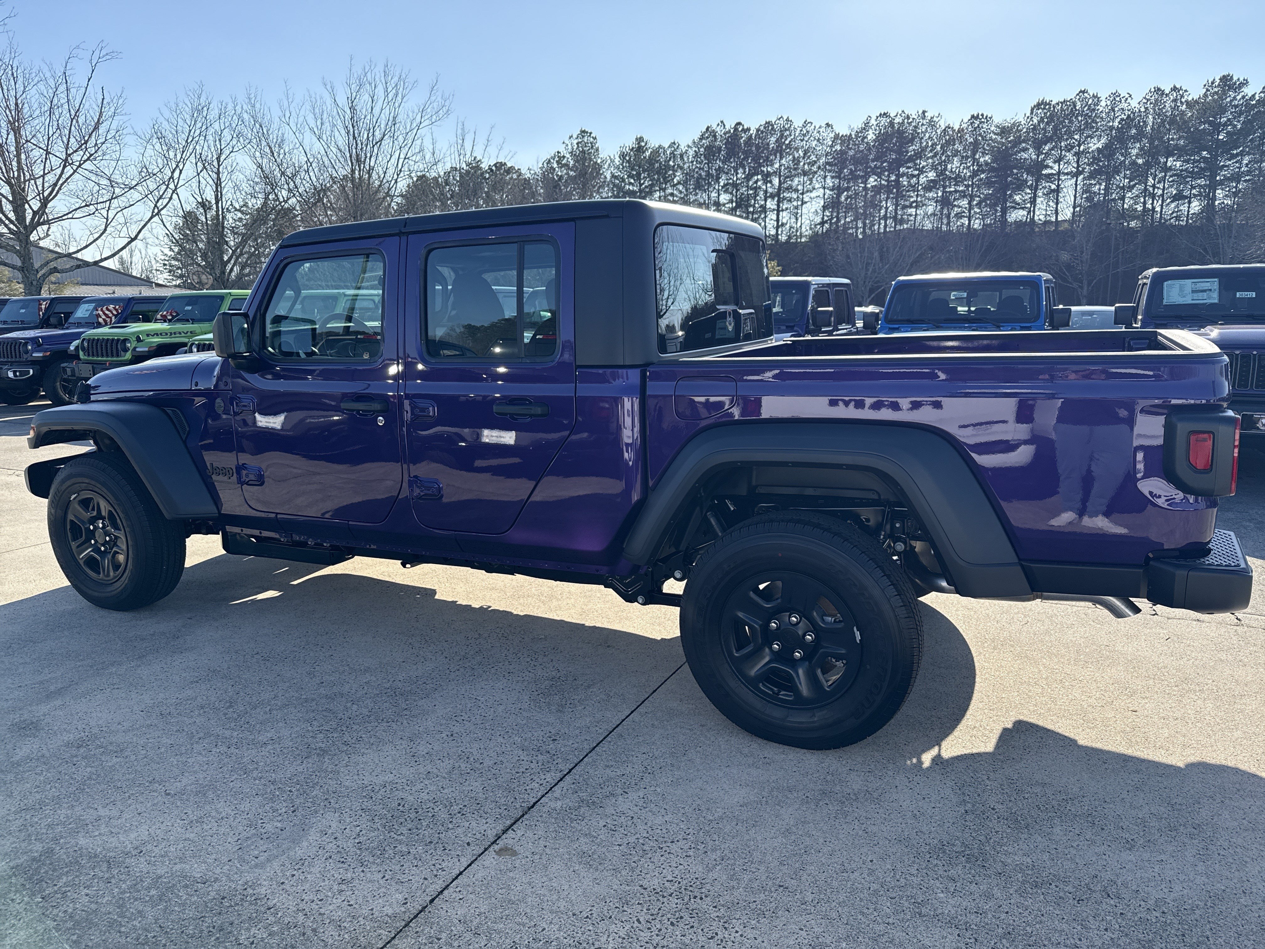 New 2026 Reign Jeep Sport image 4