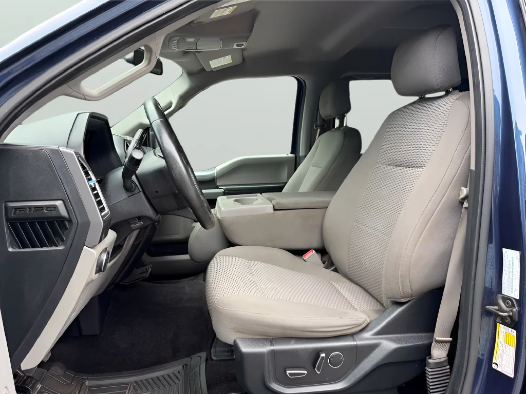 Used 2016 Blue Ford XLT image 9