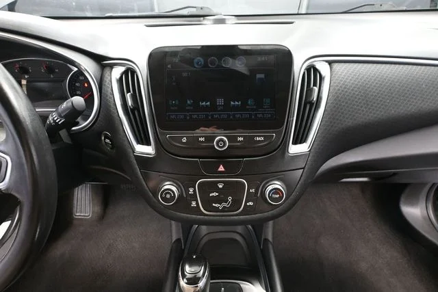 Used 2016 Gray Chevrolet LT image 29