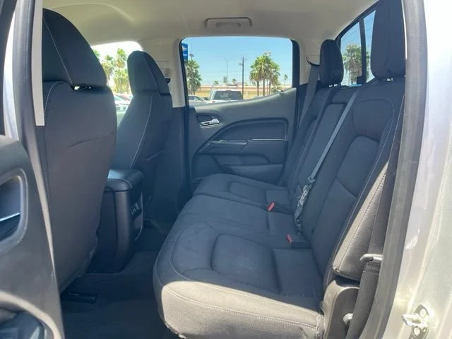 Used 2018 QUICKSILVER METALLIC GMC 2WD SLE image 25