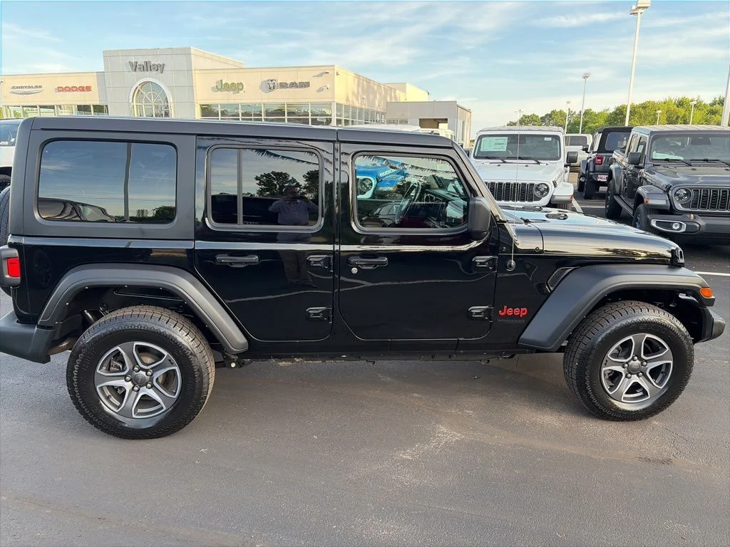 Certified Used 2022 Black Jeep Unlimited Sport S image 7