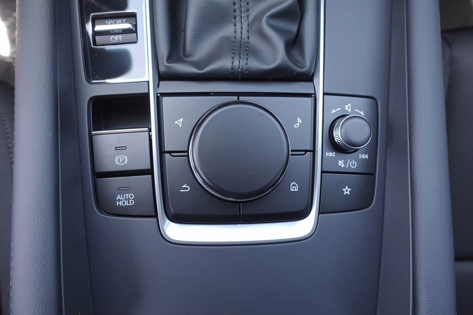 2026 Mazda Mazda3 S - Photo 22