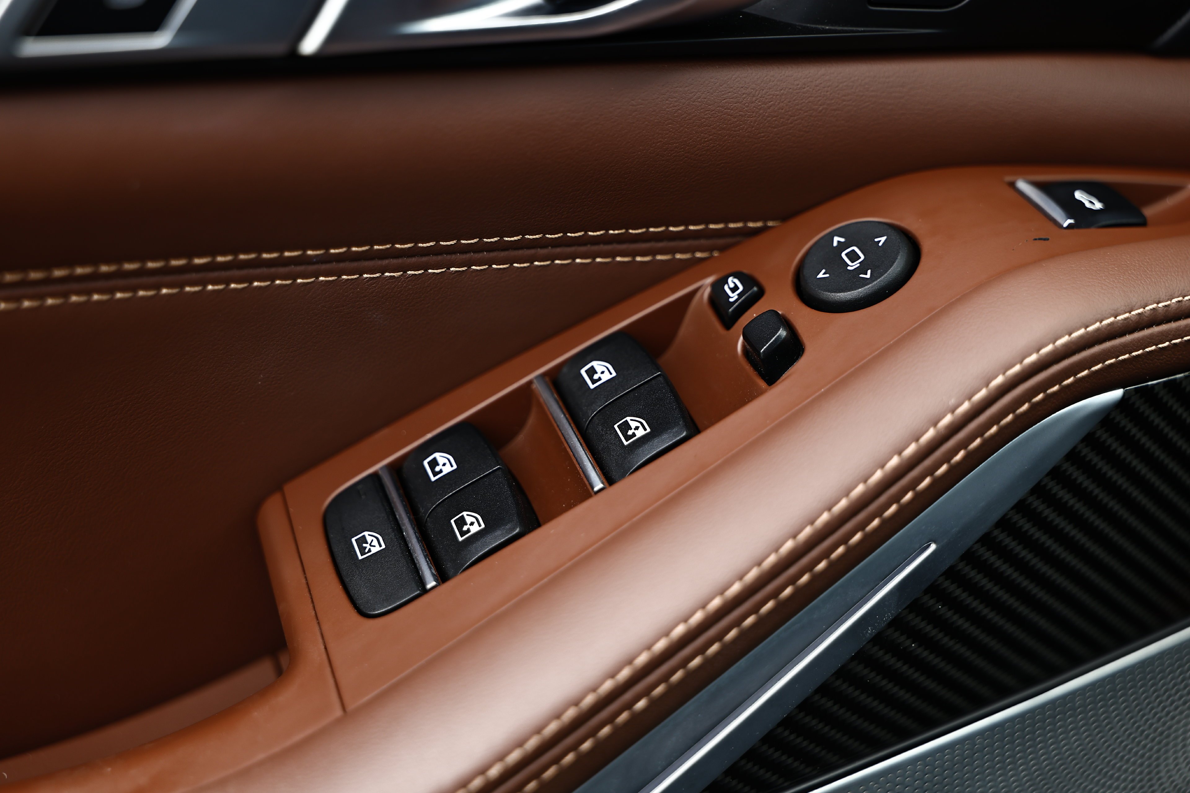 Used 2023 Black Sapphire Metallic BMW M50i image 21