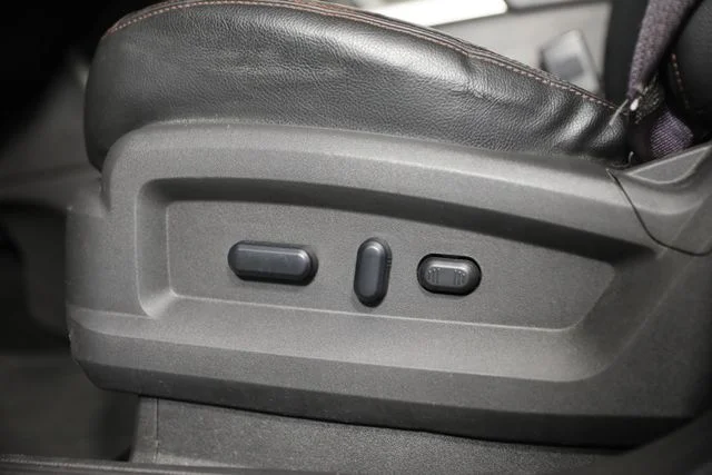 Used 2014 Silver Ford SEL image 19