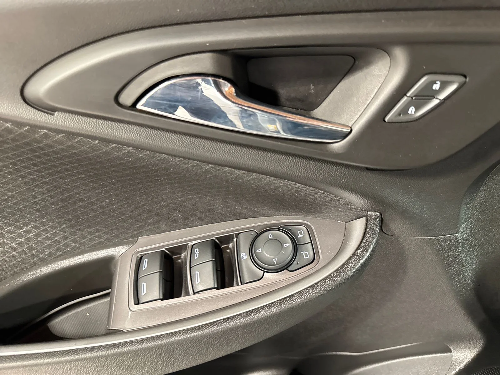 Used 2023 Sterling Gray Metallic Chevrolet LT 1LT image 18