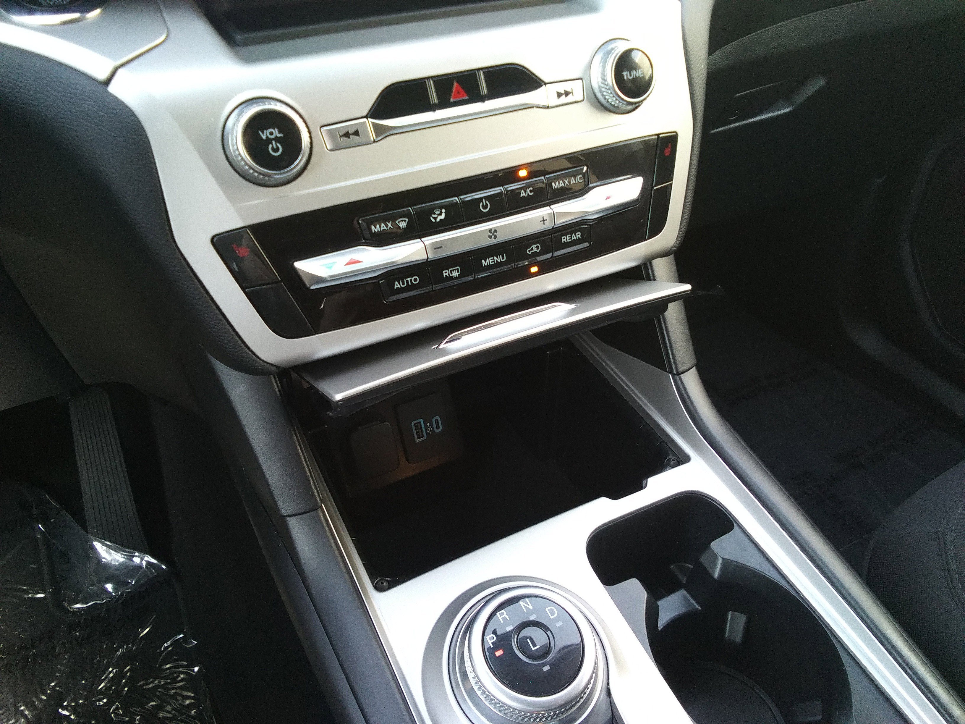 2022 Ford Explorer XLT photo 3