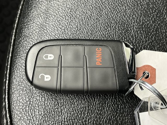 Used 2025 Red Hot Pearlcoat Jeep Trailhawk image 24
