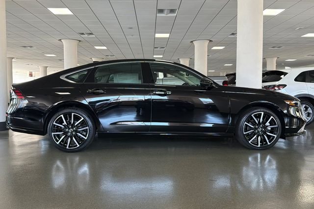New 2026 Crystal Black Pearl Honda Touring image 3