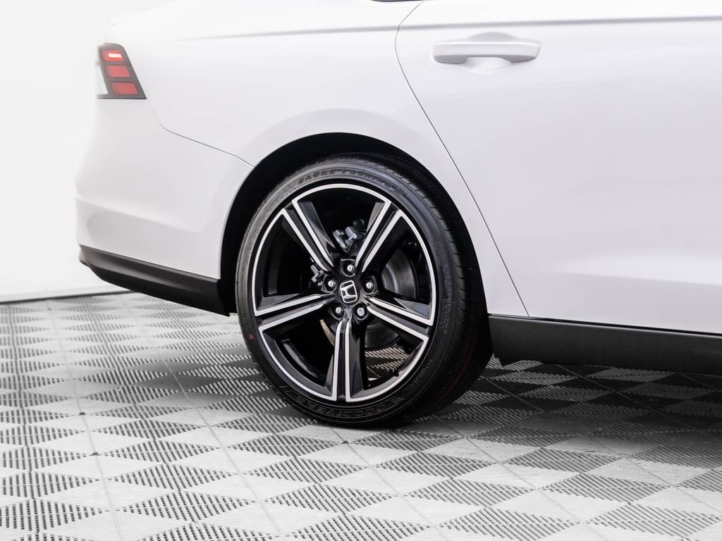 New 2026 Platinum White Pearl Honda SE image 33
