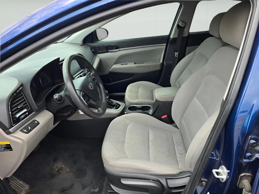 Used 2018 Lakeside Blue Hyundai SEL image 10