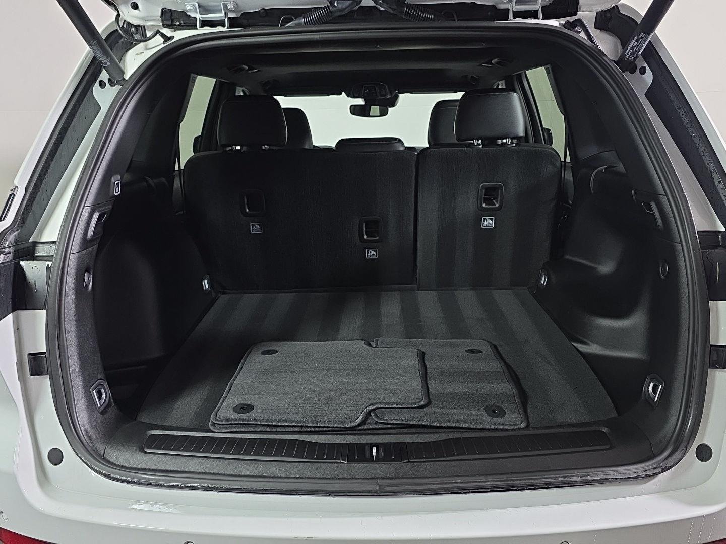 Used 2024 Bright White Clearcoat Jeep Altitude X image 3