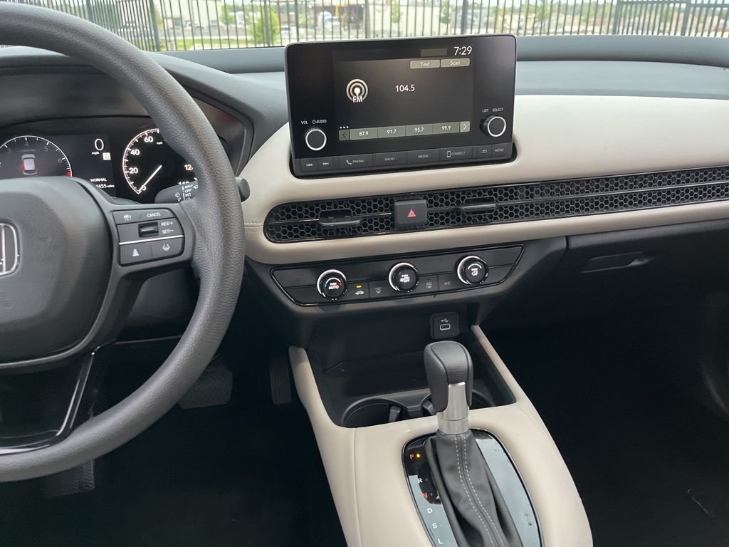 2025 Honda HR-V LX - Photo 17