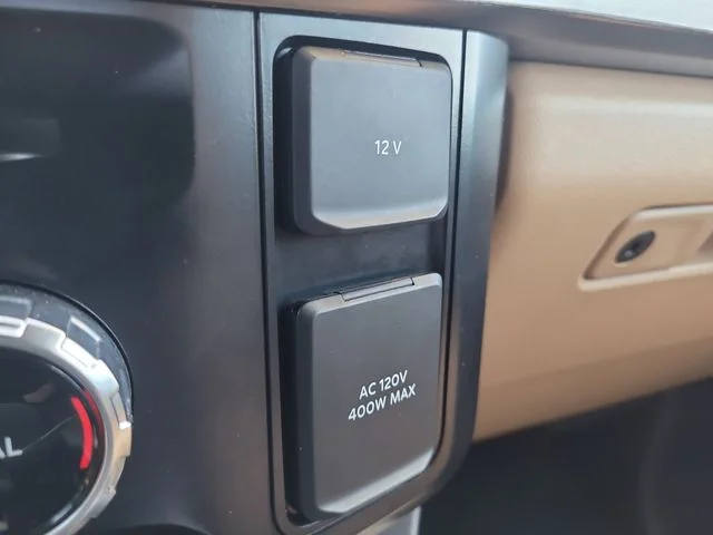 Used 2024 Black Ford Lariat image 27