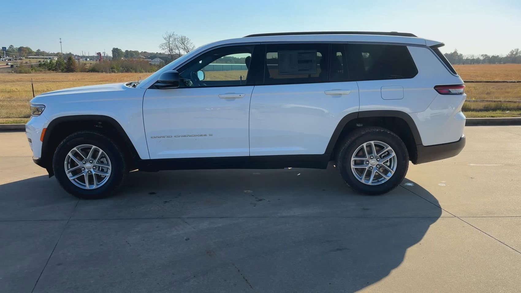 New 2025 Bright White Clearcoat Jeep Laredo image 6