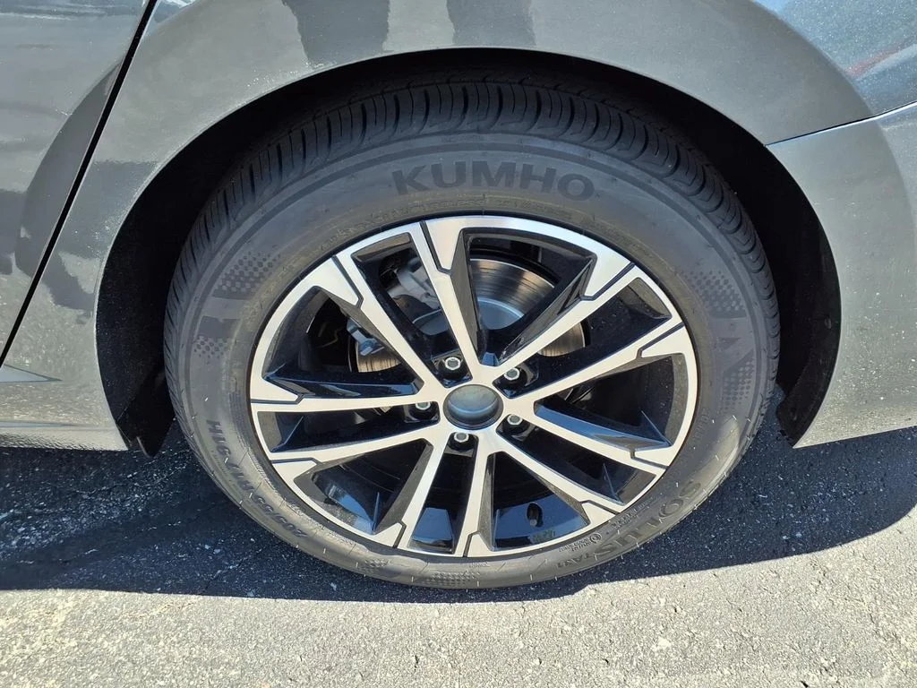 New 2026 Platinum Gray Metallic Volkswagen 1.5T Sport image 7