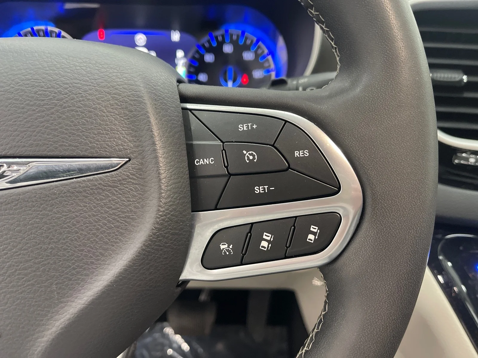 Used 2023 Bright White Clearcoat Chrysler Touring L FWD image 30
