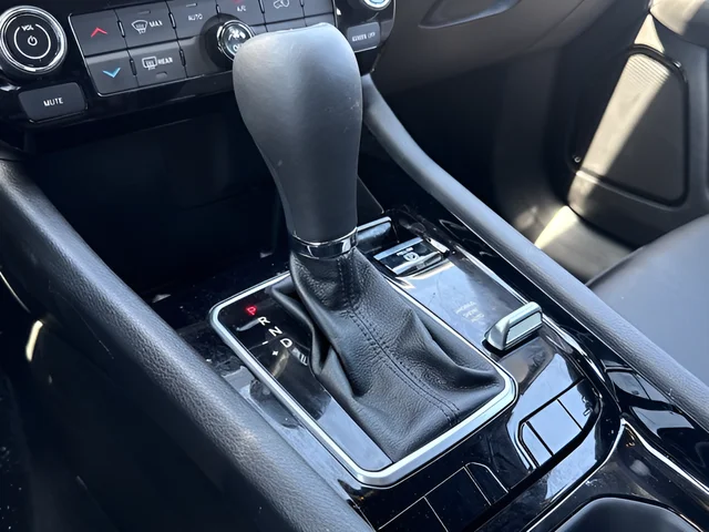 Used 2024 White Jeep Limited image 10