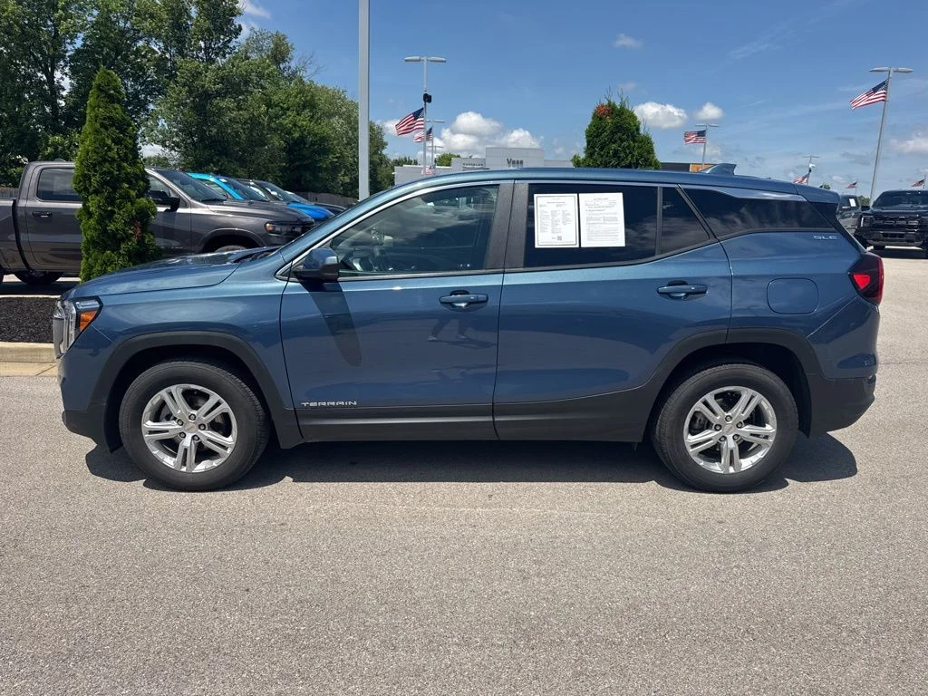 Used 2024 Downpour Metallic GMC SLE image 2