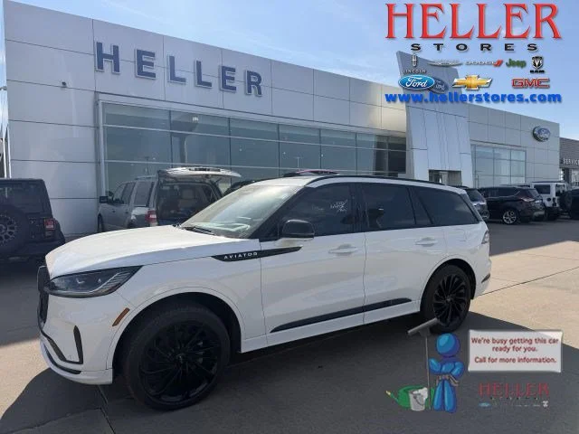 Used 2025 Pristine White Metallic Tri-Coat Lincoln Reserve image 1