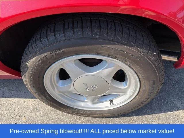 Used 1993 Red Ford LX image 23