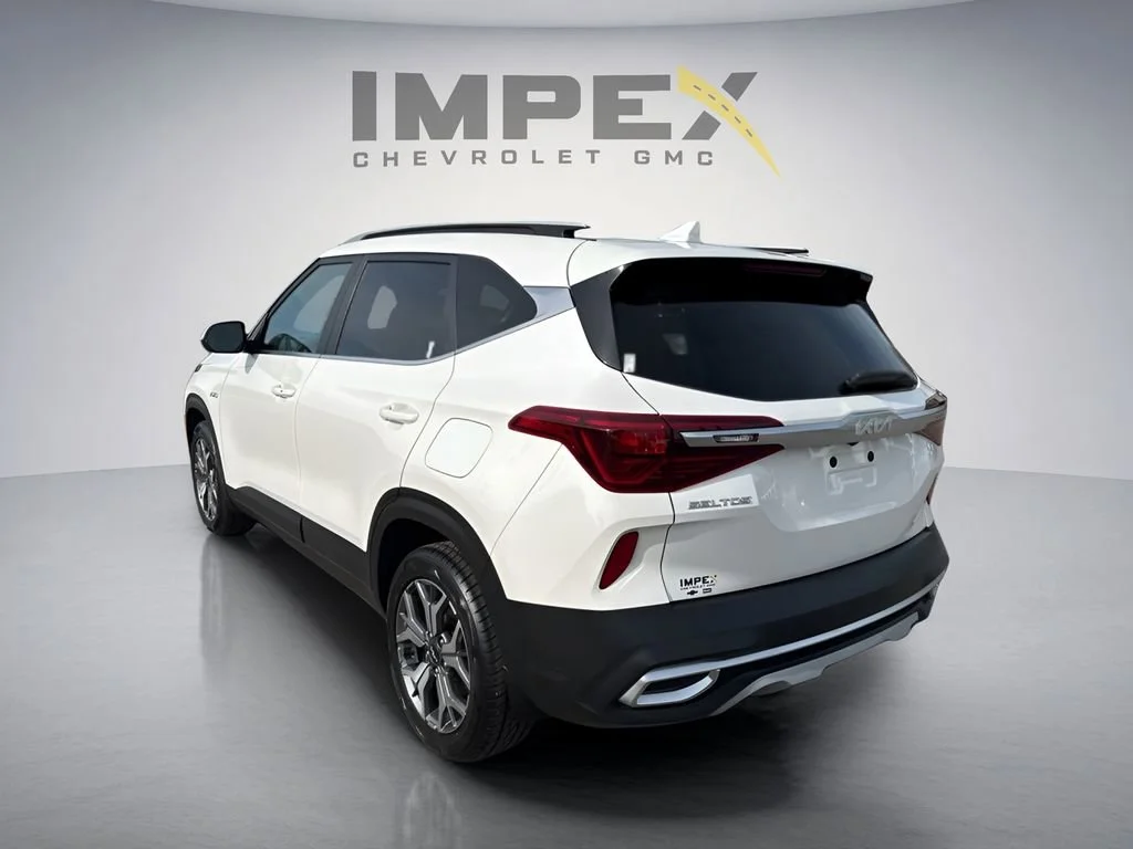 Used 2023  Kia EX image 3
