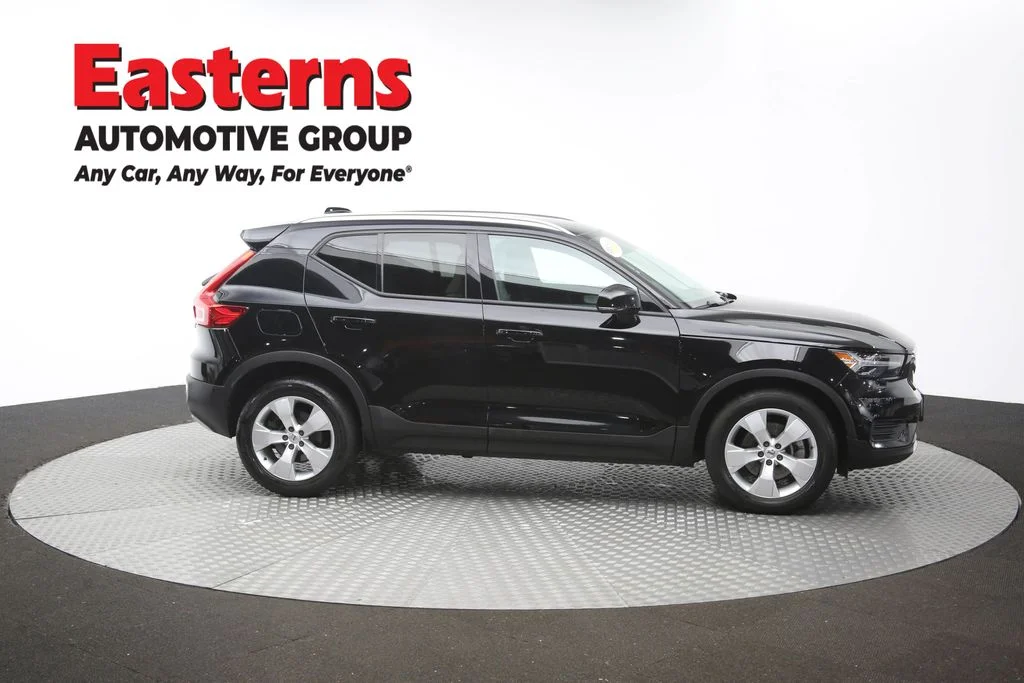Used 2019 Black Volvo Momentum image 44