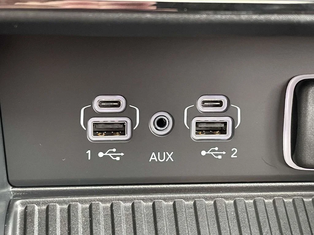 Used 2026 White Jeep Altitude image 39
