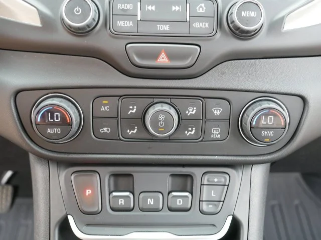 Used 2018 Red GMC Denali image 29
