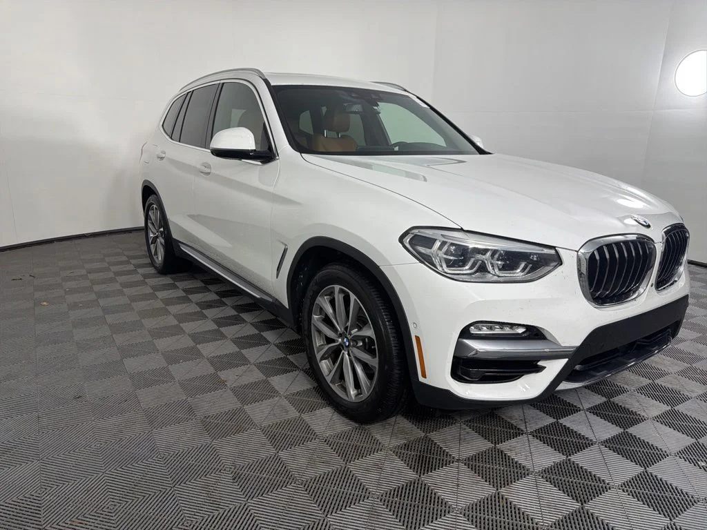 Used 2019 Alpine White BMW xDrive30i image 3