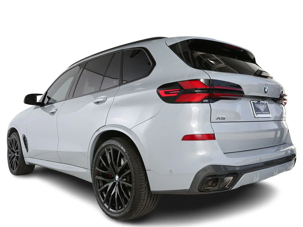 Used 2024 Gray BMW M60i image 3