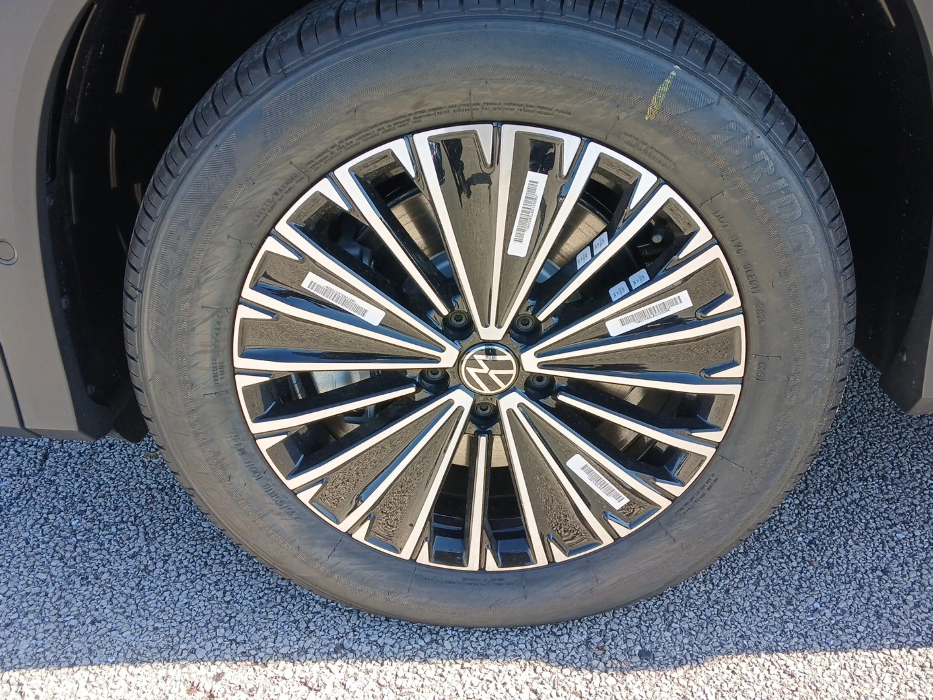 New 2026 Platinum Gray Metallic Volkswagen S image 26