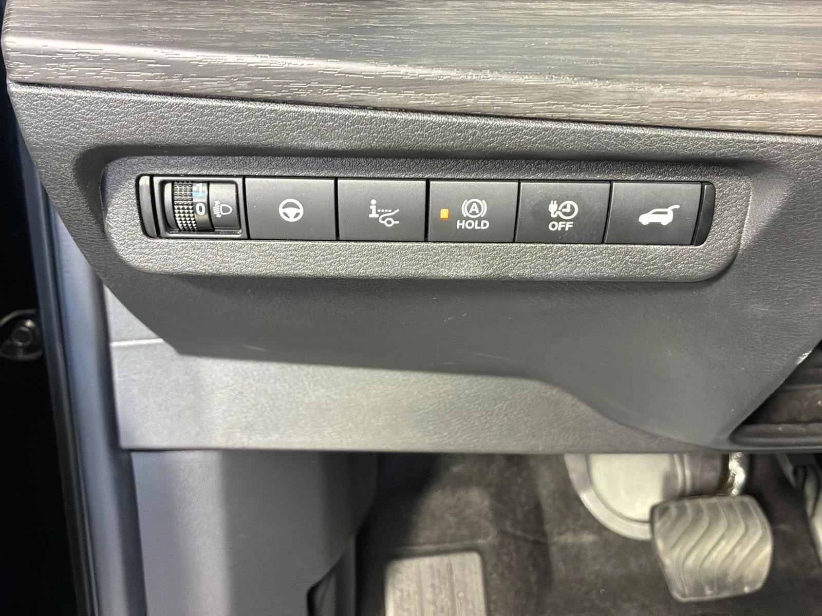Used 2024 Black Diamond Pearl Nissan EVOLVE+ image 27
