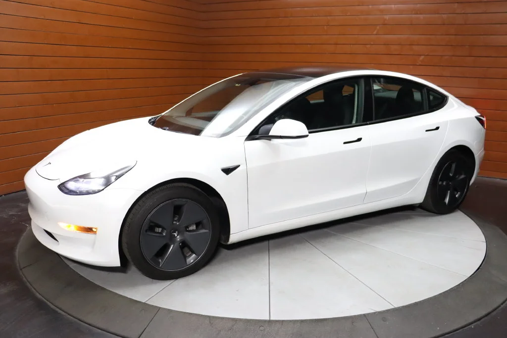 Used 2022 Pearl White Multi-Coat Tesla Long Range image 9