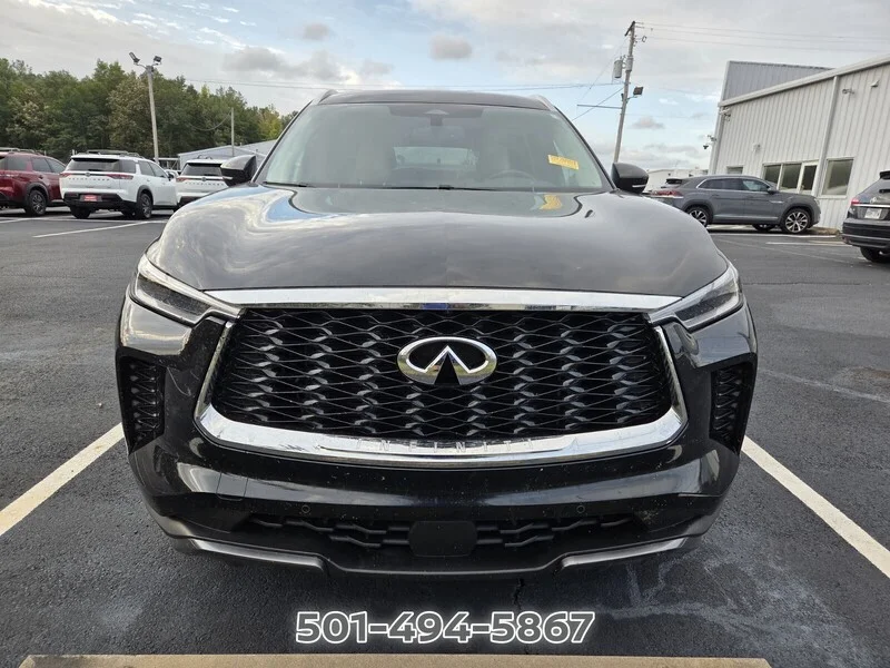 Used 2022 Mineral INFINITI LUXE image 2