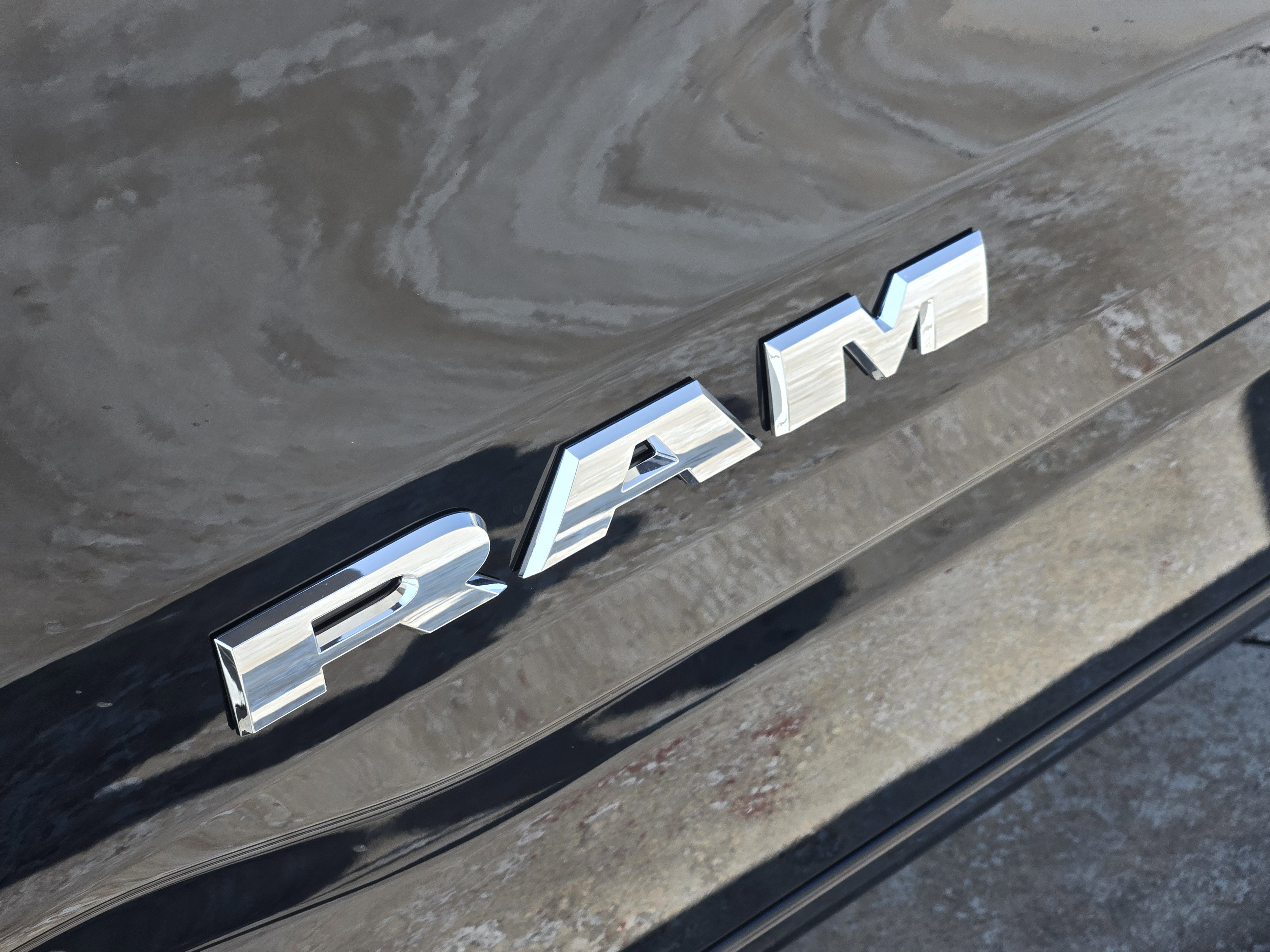 New 2026 Diamond Black Crystal Pearl-Coat Exterior Paint RAM Laramie image 7