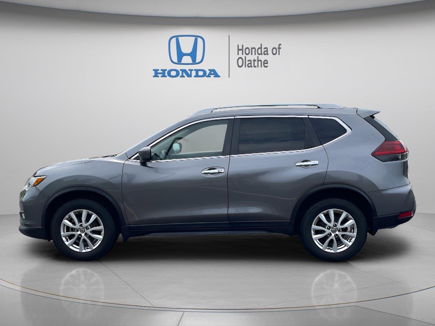Used 2018 Gun Metallic Nissan SV image 6