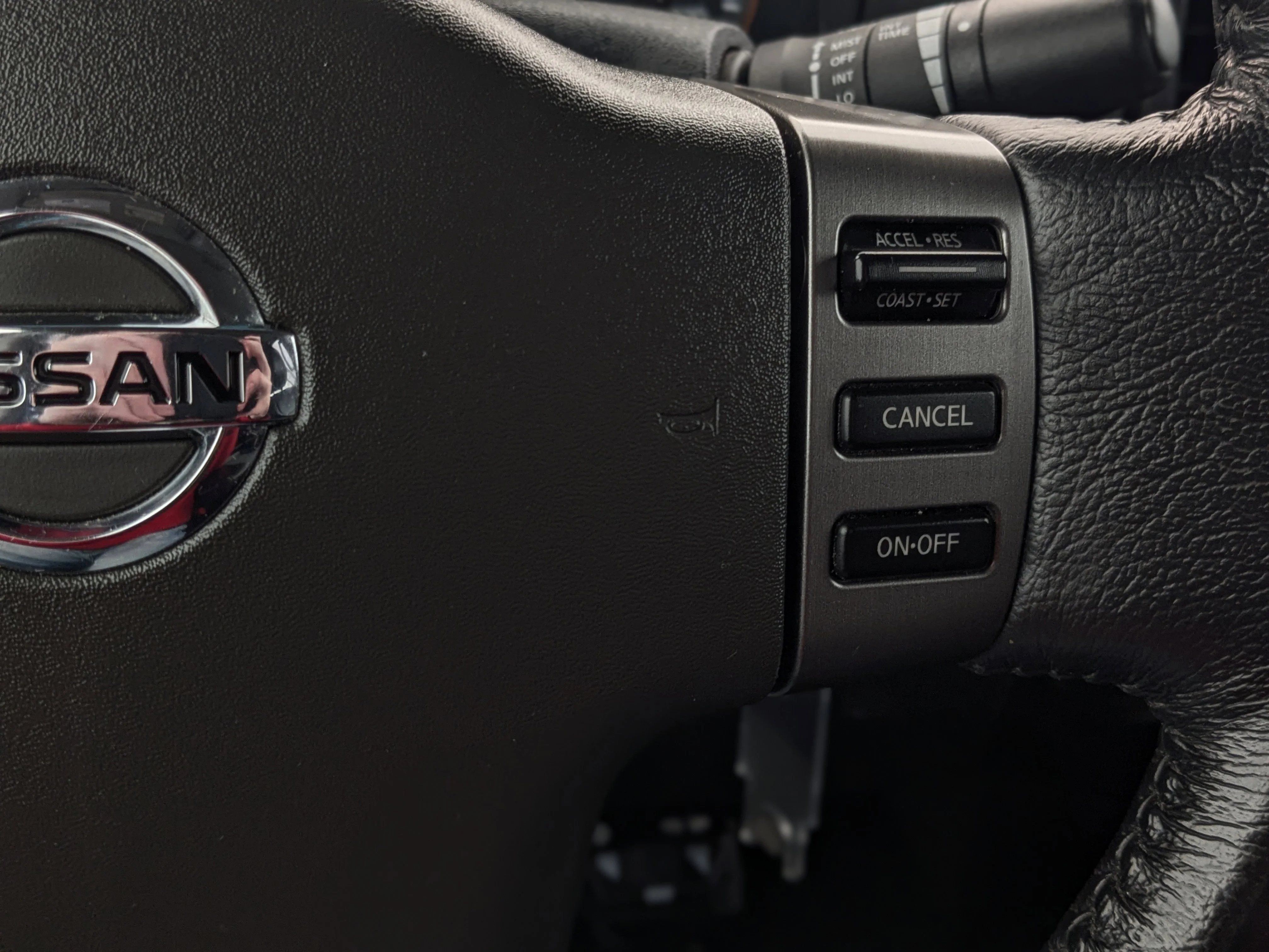 Used 2010 Silver Nissan XE image 18