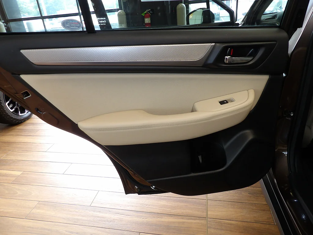 Used 2019 Cinnamon Brown Pearl Subaru 2.5i Premium image 20
