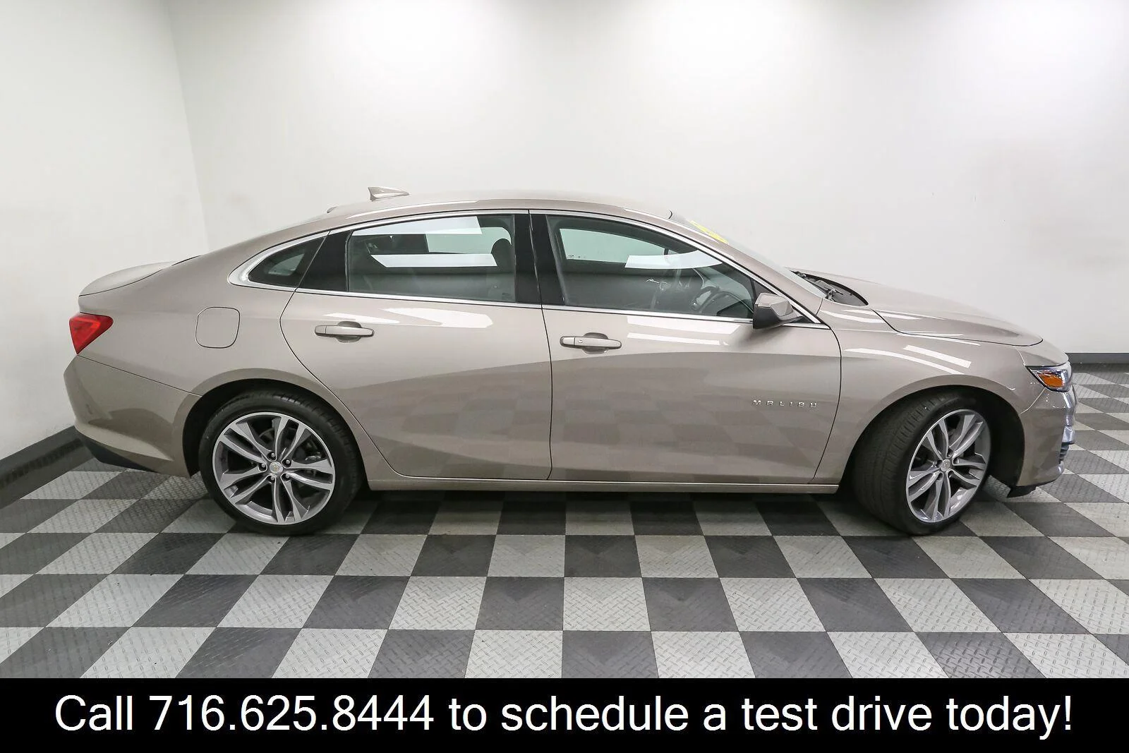 Used 2025 Mineral Gray Metallic Chevrolet LT image 7