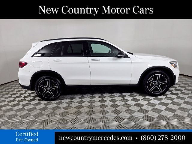 Used 2022  Mercedes-Benz GLC 300 image 2