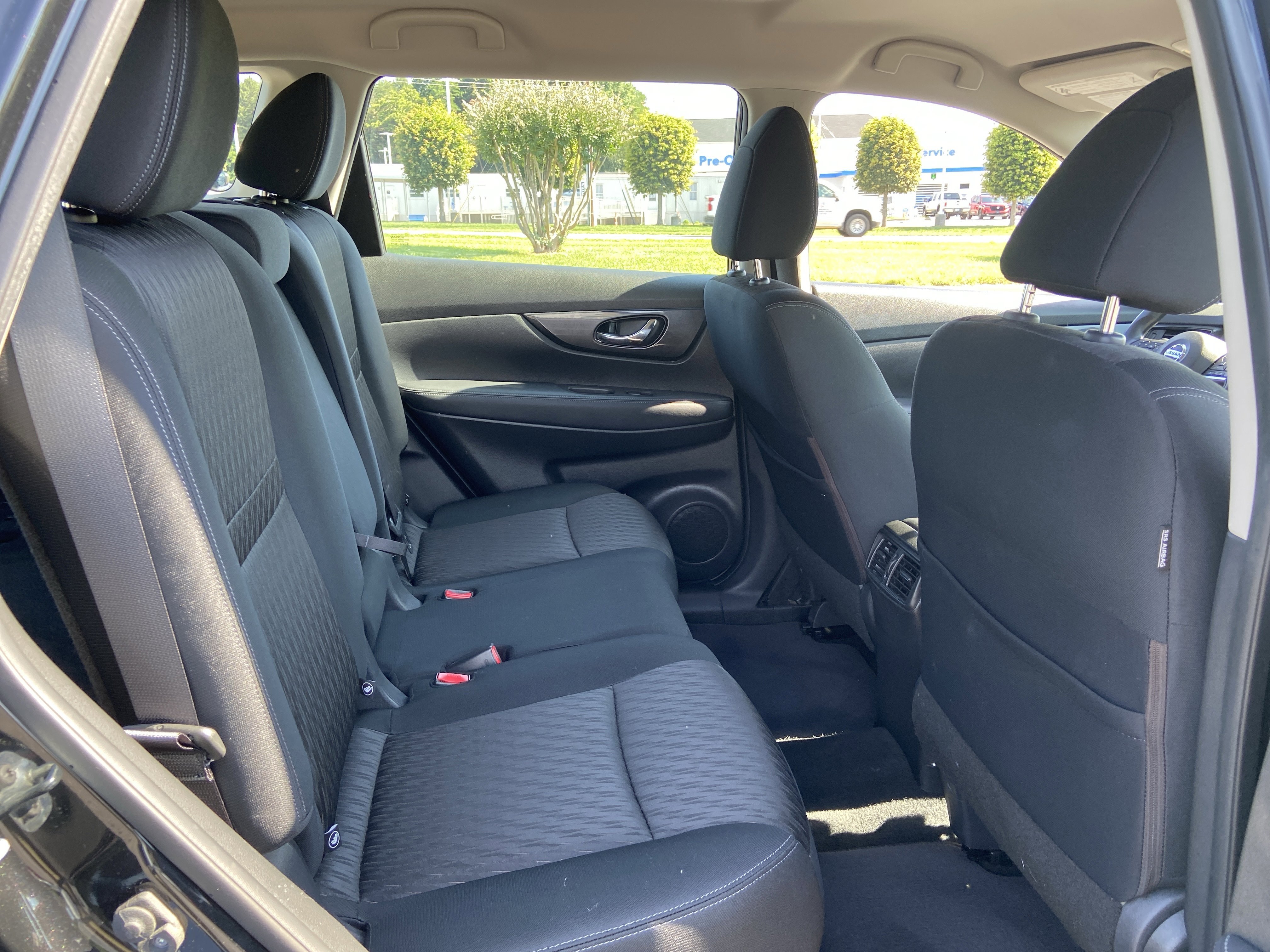 Used 2018 Magnetic Black Nissan S image 18