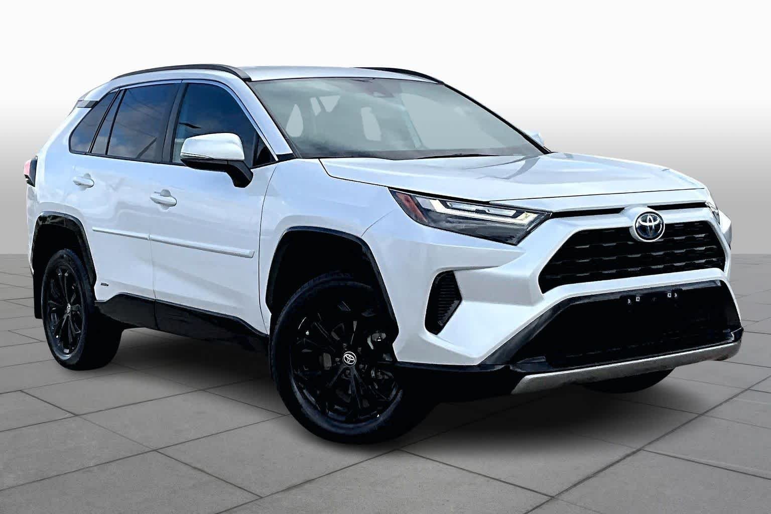 Used 2023 Wind Chill Pearl Toyota Hybrid SE image 3
