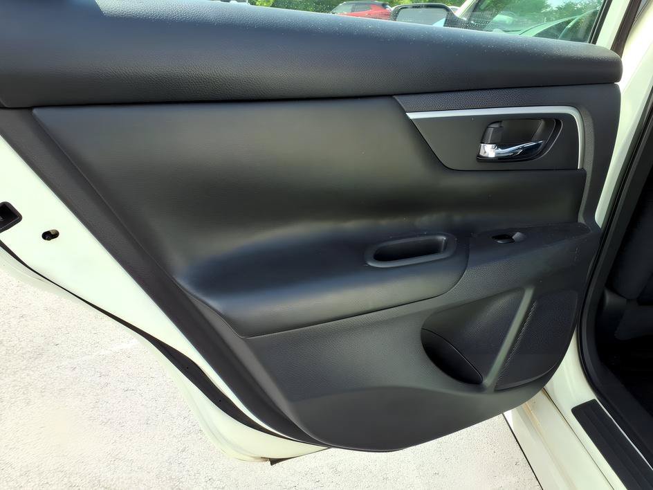 Used 2017 Pearl White Nissan 2.5 SR image 12