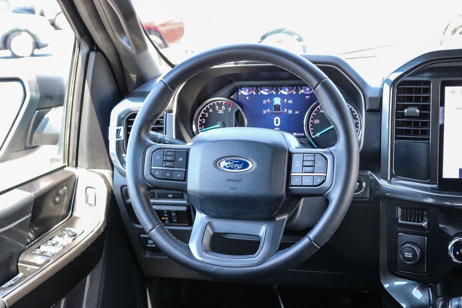 Certified Used 2023 Avalanche Ford XLT image 15